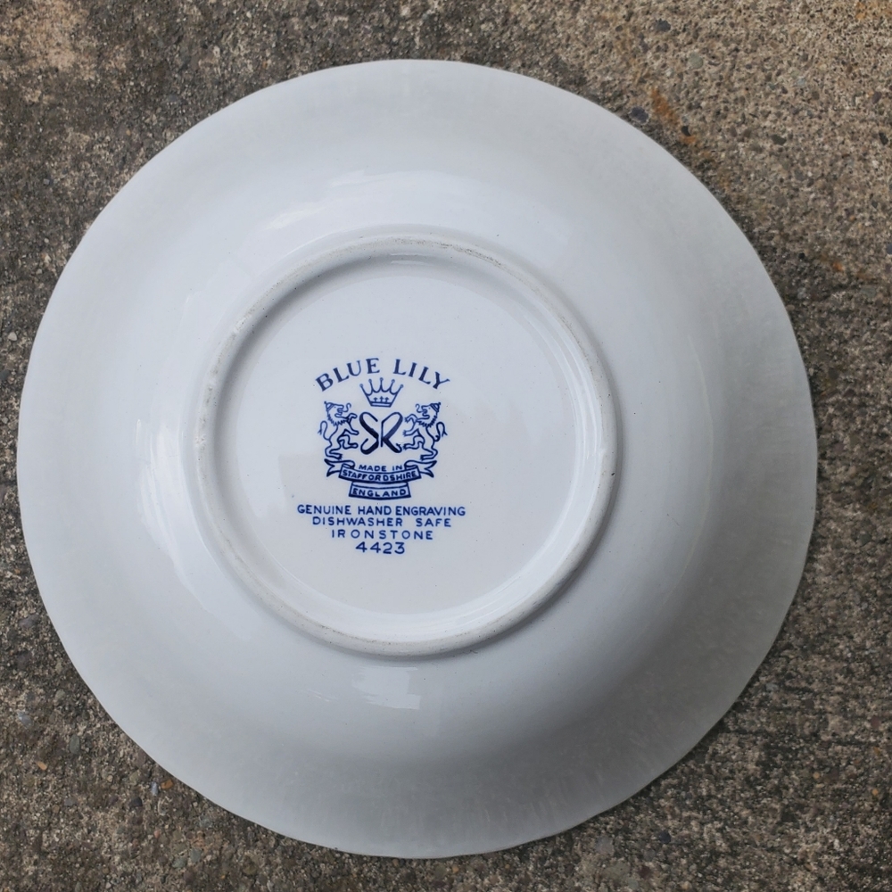 💙🤍Blue Lily bowl🥣 - Picture 2 of 4